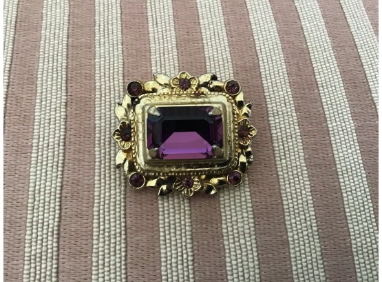 Vintage Coro Gold Tone Pin With Amethyst Colored Stone