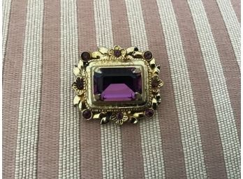Vintage Coro Gold Tone Pin With Amethyst Colored Stone