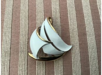 Unique Sailboat Pin/pendant - Lot #17