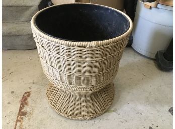 Wicker Footed Planter 14.5 X 16