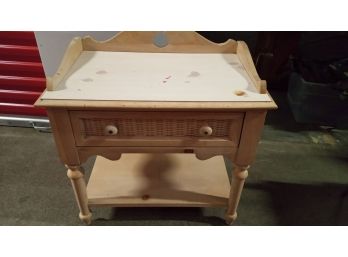 Stanley Furniture One Drawer Side Table