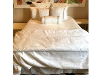 Bedding And Decorative Pillow Set