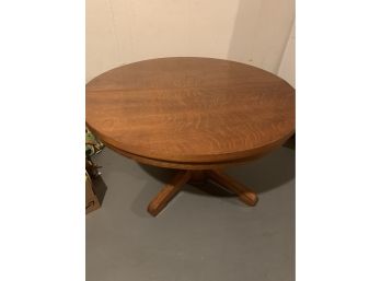 Beautiful Oak 48 Inch Pedestal Dinning Table