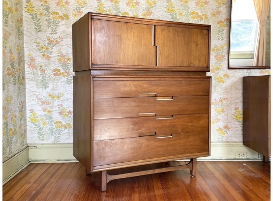 A Mid Century Modern Cavalier Furniture Dresser, Possibly Arthur Umanoff
