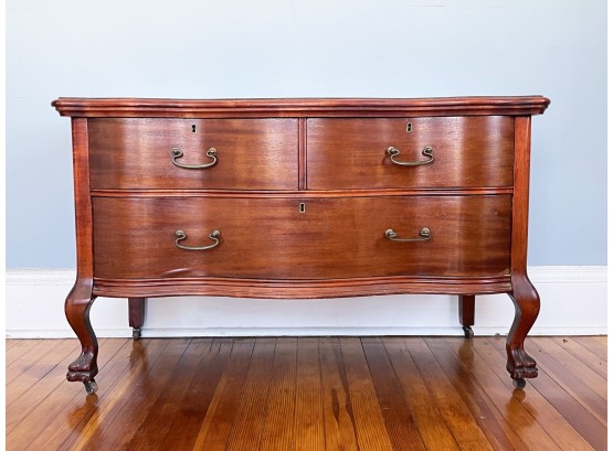 An Antique Chippendale Style Lowboy Chest Of Drawers