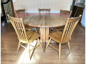 A Vintage Oak 'Dinaire' DIning Table And Chair Set