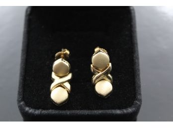 14k Yellow Gold Xs And Os Earrings