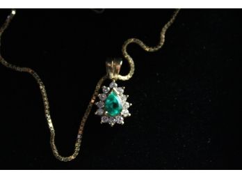 Nice 18k Yellow Gold Emerald Diamond Pendant Necklace