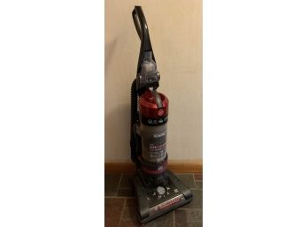 Hoover Wind-tunnel Vacuum - Deep Cleaning