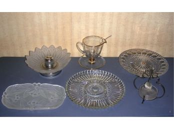 Lot: 6 Pc Kitchen Glass Including  Sauce Server With Ladle, Divided Dish, Cherry Tray And More