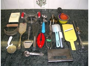 Kitchen Utensils (Lot A) - Including Lobster Cracker, Collapsible Measuring Cups