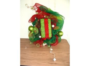 Red And Green Christmas Wreath With Gauze Fabric, 24 Inch Diameter