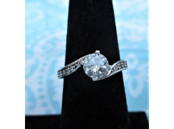 Jewelry - Dazzling Ladies Ring