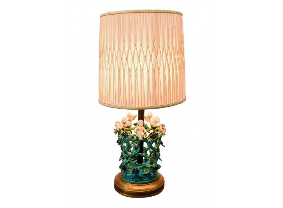 Pierced Leaf And Berry Table Lamp With Sitting Angels