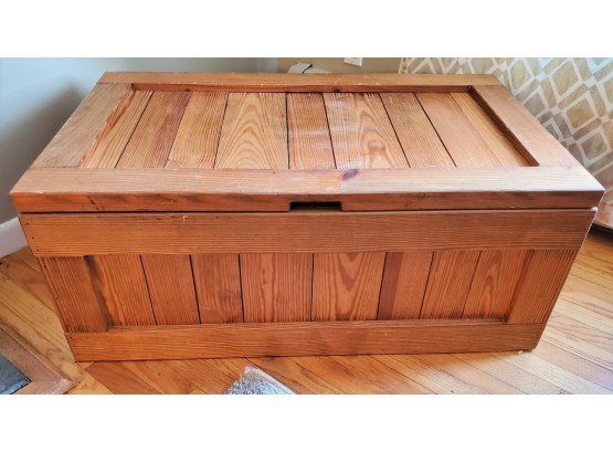 Vintage This End Up Rustic Heavy Wood Slat Blanket / Toy Chest