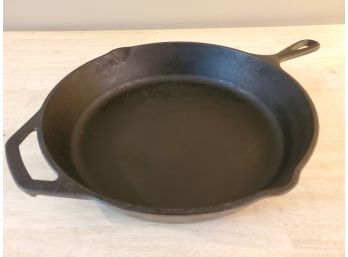 LODGE Black Cast Iron 12' Handled Skillet Frying Pan