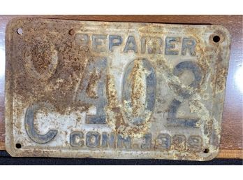 REPAIRER CONN 1939 License Plate 402