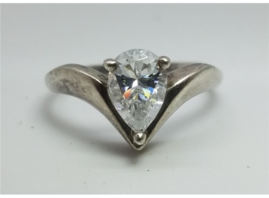 Vintage Sterling Silver Ring With A Lovely Rhinestone .