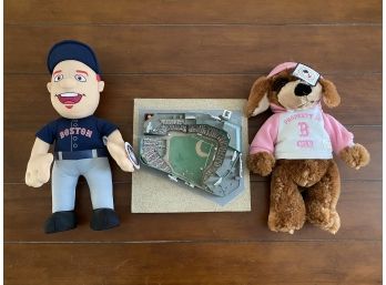 Sports Collector Guild Fenway Park Model & 2 Red Sox Plush Toys