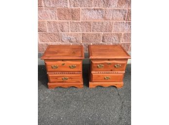Clean Modern Pair Of Nightstands In Good Condition