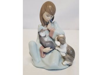 Beautiful Vintage Lladro Spain 5.5' Porcelain Girl Puppy & Kitten Figurine