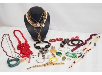 Ladies Costume Jewelry, Necklaces, Bracelets, Loose Beads & More