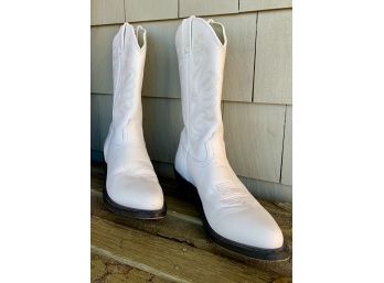 Ladies White Durango Cowboy Boots - Like New