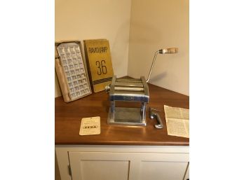 Vintage Zena 46t Hand Crank Pasta Machine, Brevettato Pasta Mold