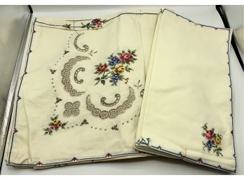 Gorgeous Hand Embroidery Table Cover & Napkins