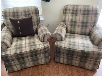 Set Of 2 Matching Broyhill Chairs 37x42x37 Need Help