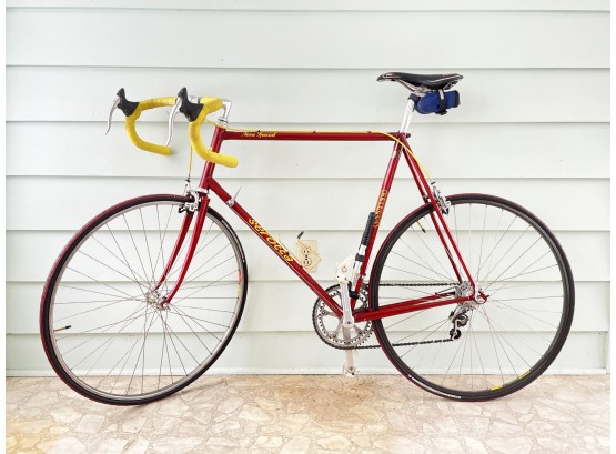 A Vintage Serotta 1984 Nova Special Chrome-Moly Steel Frame Men's Bicycle