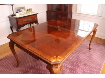 Stunning Dining Room Table With Cabriole Legs