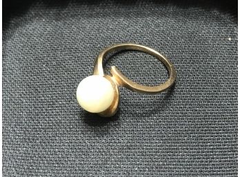 Pearl Set In 10k Gold Band