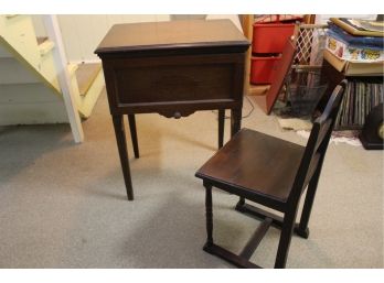 Vintage Royal Electric Sewing Machine Inn Desk With Chair