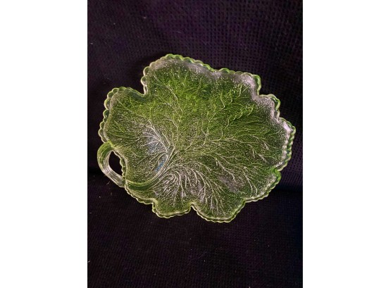Glass Leaf Plate Dish Depression Vintage Lettuce Salad (Possible Uranium)