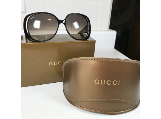 Authentic GUCCI Sunglasses With Case - EXCELLENT CONDITION - With Gold Gucci Links FANTASTIC !