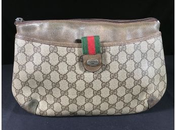 Absolutely Authentic GUCCI Vintage Brown GG Purse / Shoulder Bag - Made In Italy - LOOKS GOOD !