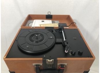 Suitcase Phonograph Plug In Record Player By Thomas Pacconi Classics- NEW