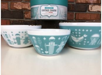 Vintage Charm Bowl Set With Lids Inspired By Pyrex   NEW IN BOX