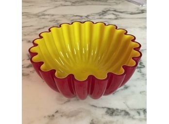 Stunning Vintage Vivid Red & Yellow Cased Glass Bowl With Scalopped Edge 9' X 4'