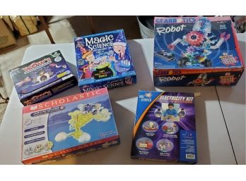 Five Learning Toys / Educational - Magic / Robots Science Exploring  In Their Original Boxes