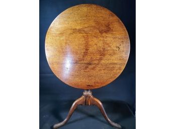 Antique Queen Anne Style Wood Round Tilt Top Table