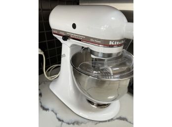 White Kitchenaid Ultra Power With Extra Mixing Bowl And Mixer