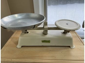 Kitchen Decor Vintage Harper Weighing Scale 17x10x6.5