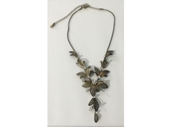 Antique Wire Mesh Flowered Necklace With Crystal Rhinestones