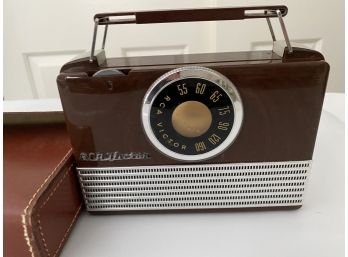 RCA VICTOR Radio With Case