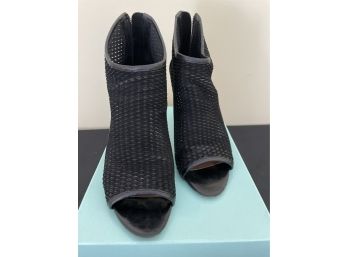 DONALD J. PLINER Black Shoe Bootie Heels Size 8M