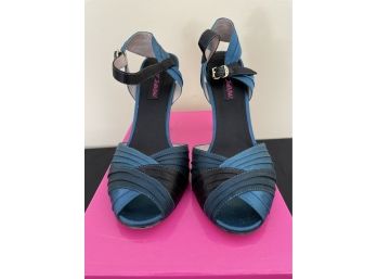 BETSEY JOHNSON Keira Blue & Black Heels Size 8