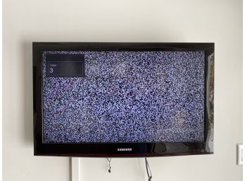 SAMSUNG 32' Flat Screen Tv