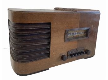1939 Firestone Air Chief Table Radio
